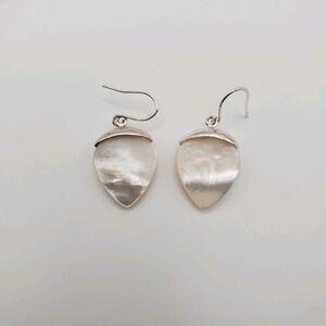 Vintage Designer JEZ Jezlaine Sterling Silver 925 Mother of Pearl Earrings